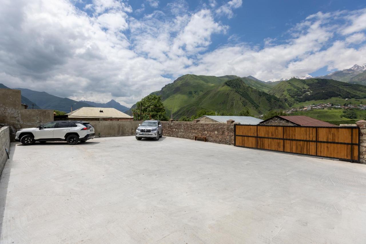 Graf Kazbegi Hotel Exterior photo