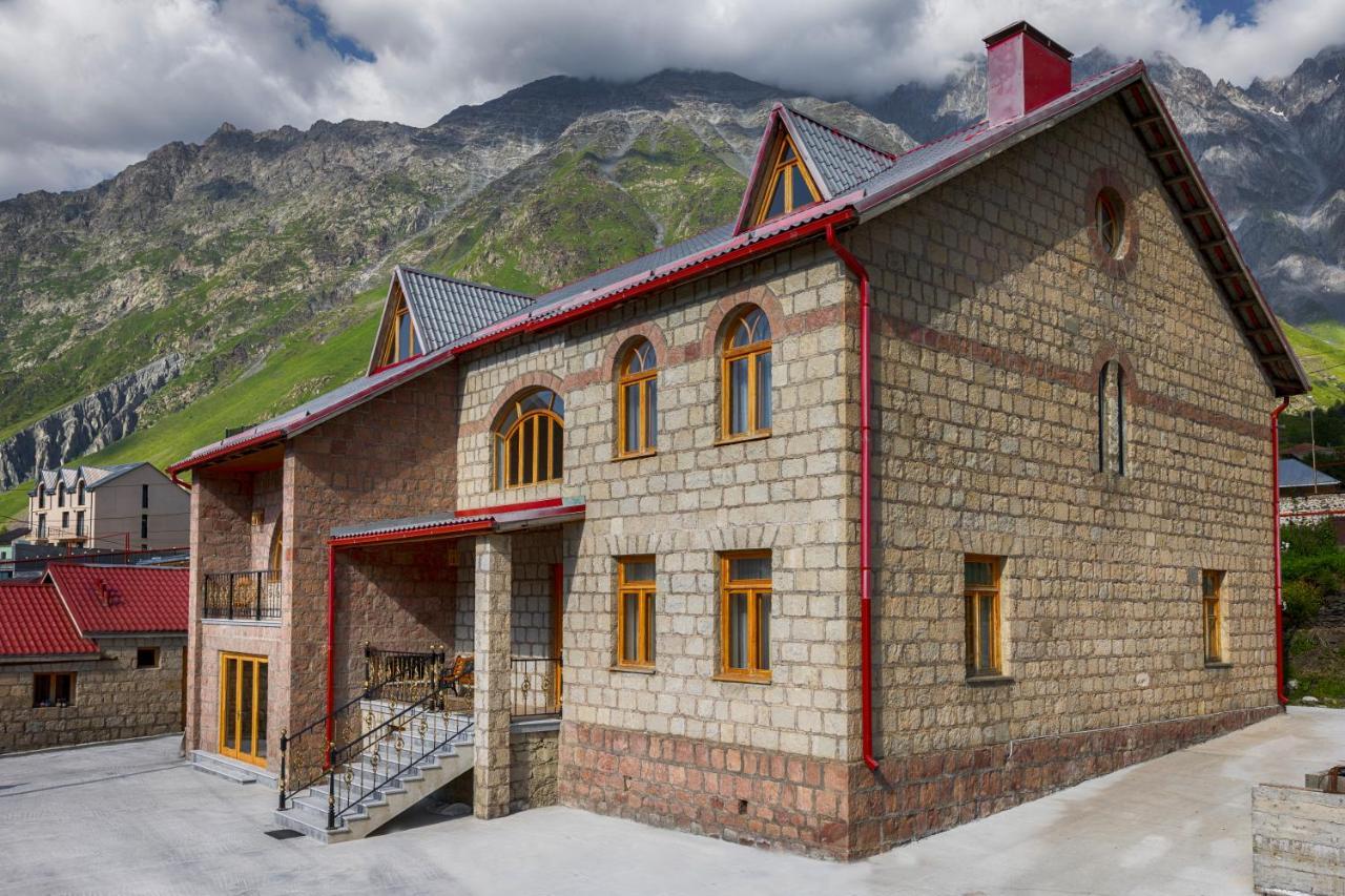 Graf Kazbegi Hotel Exterior photo
