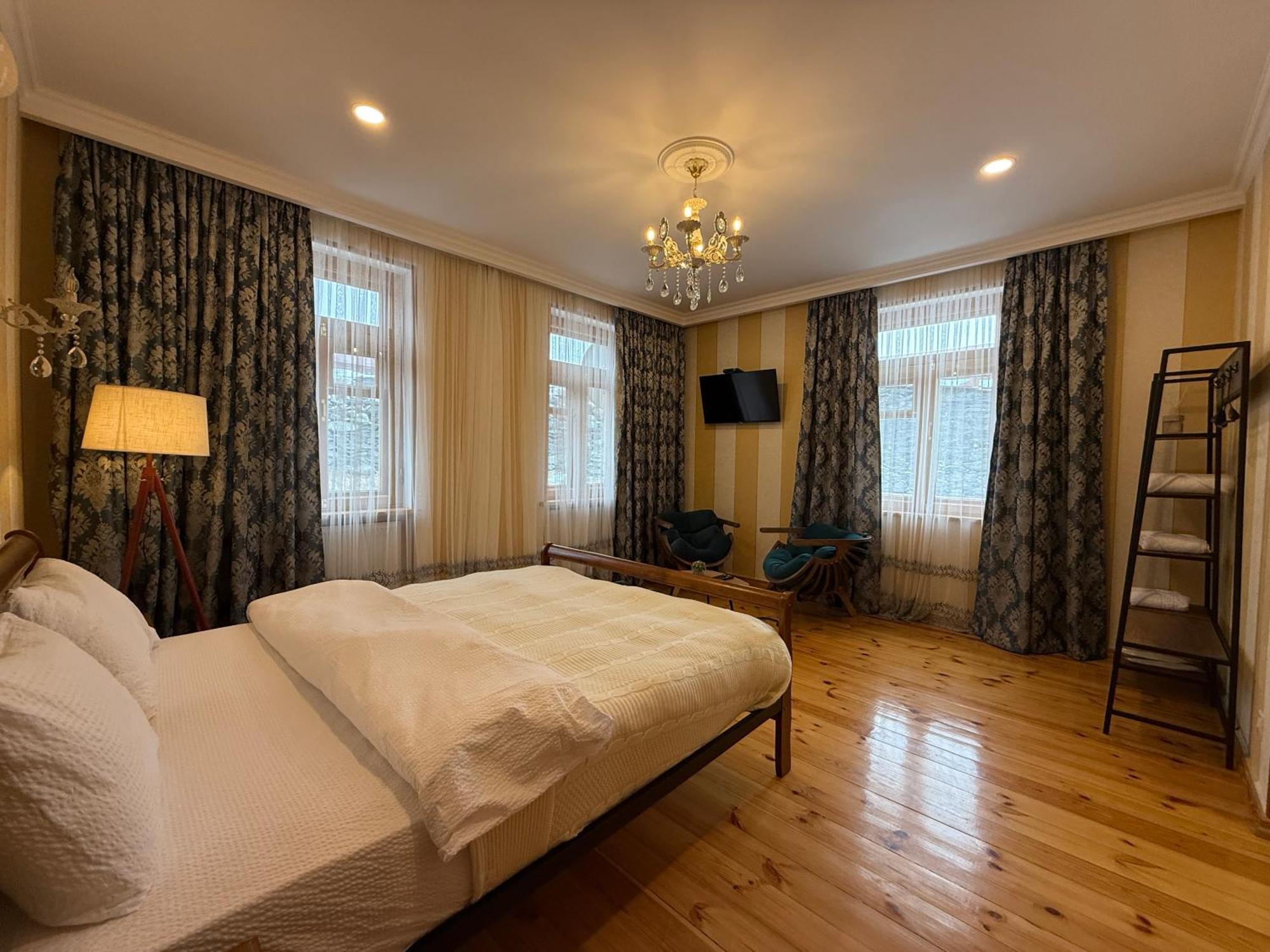 Graf Kazbegi Hotel Exterior photo